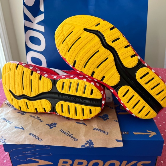 Brooks Ghost Max 2 Minnie Mouse RunDisney Women’s 9 - Picture 2 of 4